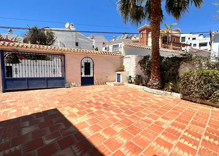 Chimenea 15 Private Pool & Parking By Casasol شقة نيرخا